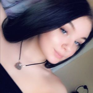 Meet your Posher, Mia